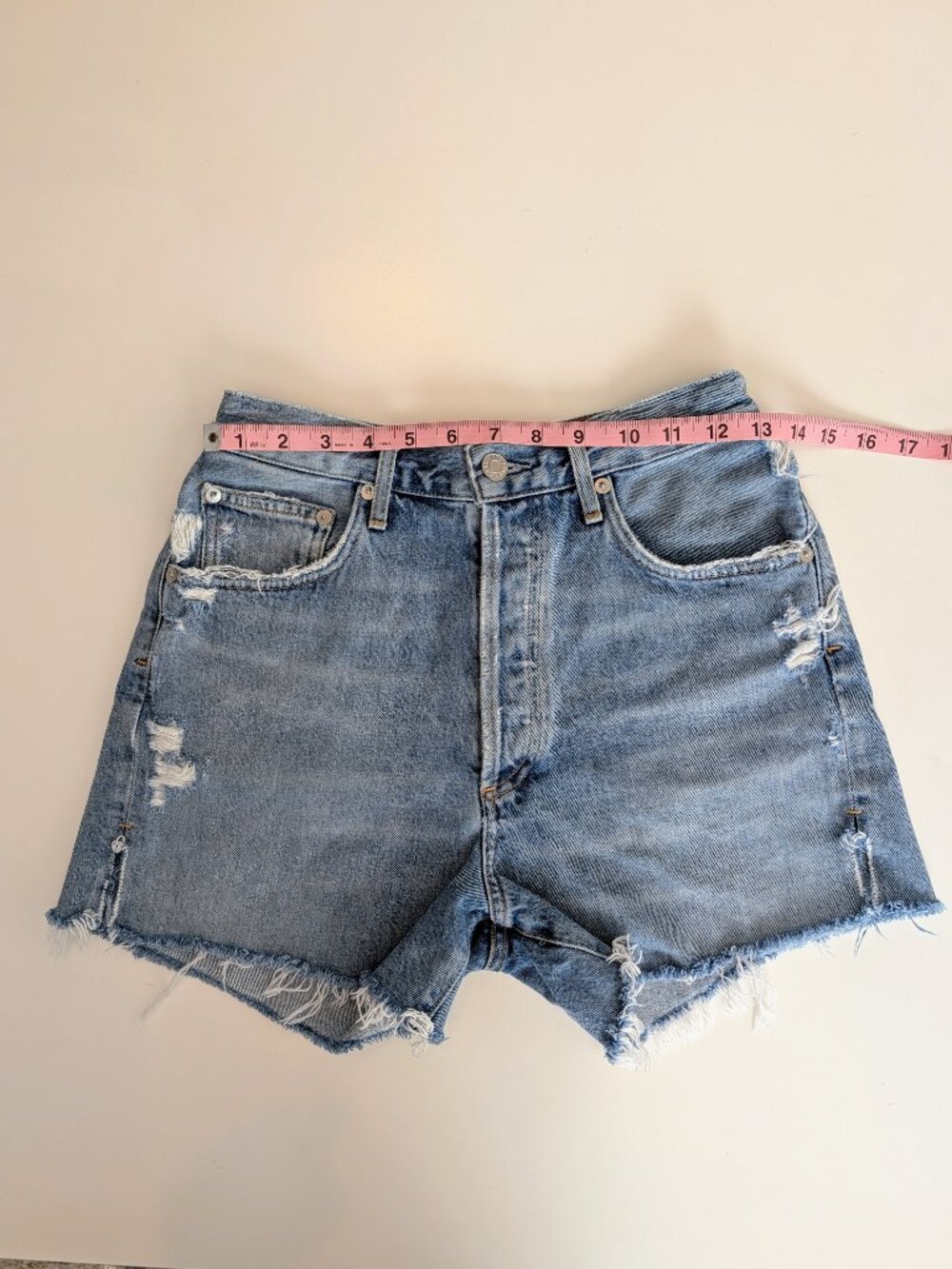 AGOLDE Dee Ultra High Rise Cutoff Shorts in Chimes - Size 27 - Picture 4 of 9